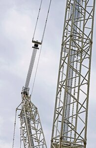 Wind turbine installation crane