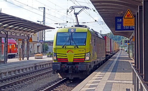 Treuchtlingen transit track climb photo