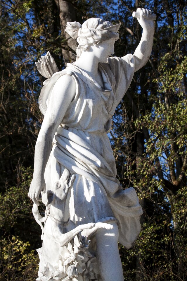 Goddess hunting statue