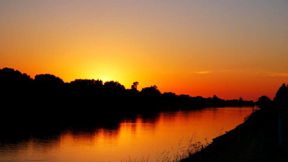 Sunset sacramento river sacramento delta
