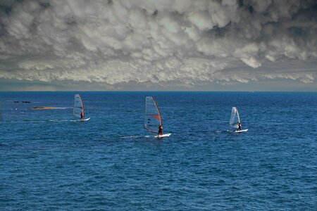 Cloud sports wind