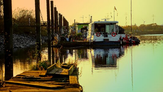 Houseboat nature ship