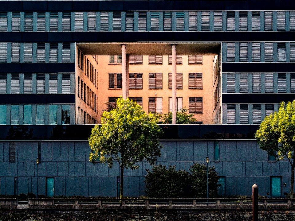 Rectangular facade building