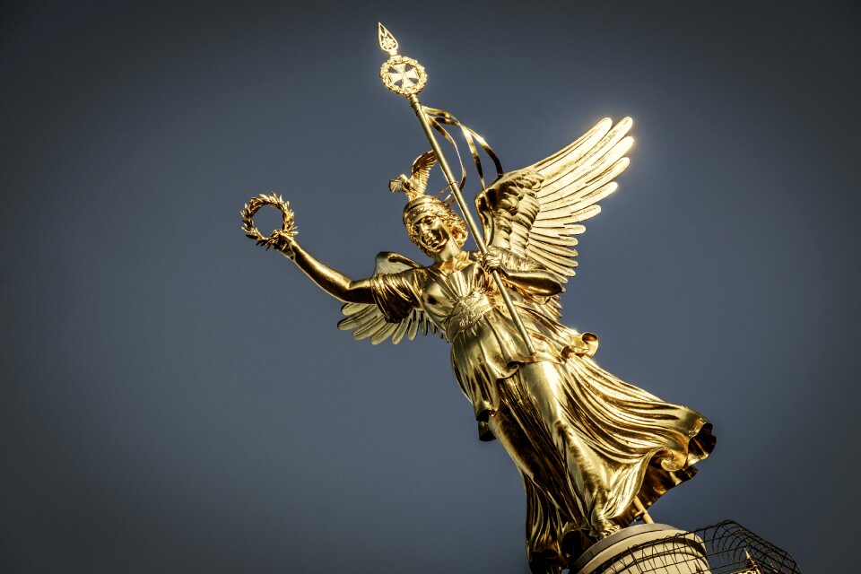 Gold else statue angel