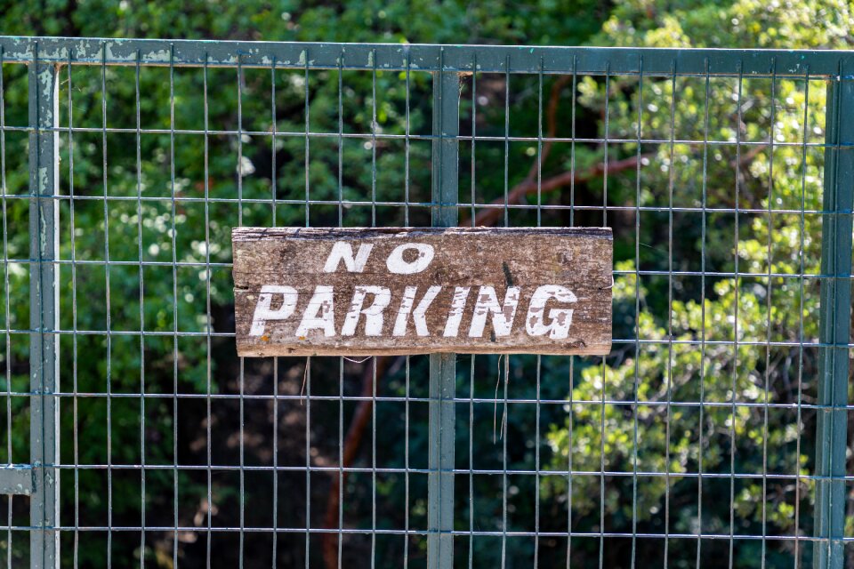 Warning forbidden car park