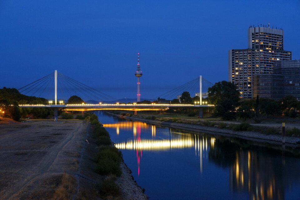 Night lights mirroring
