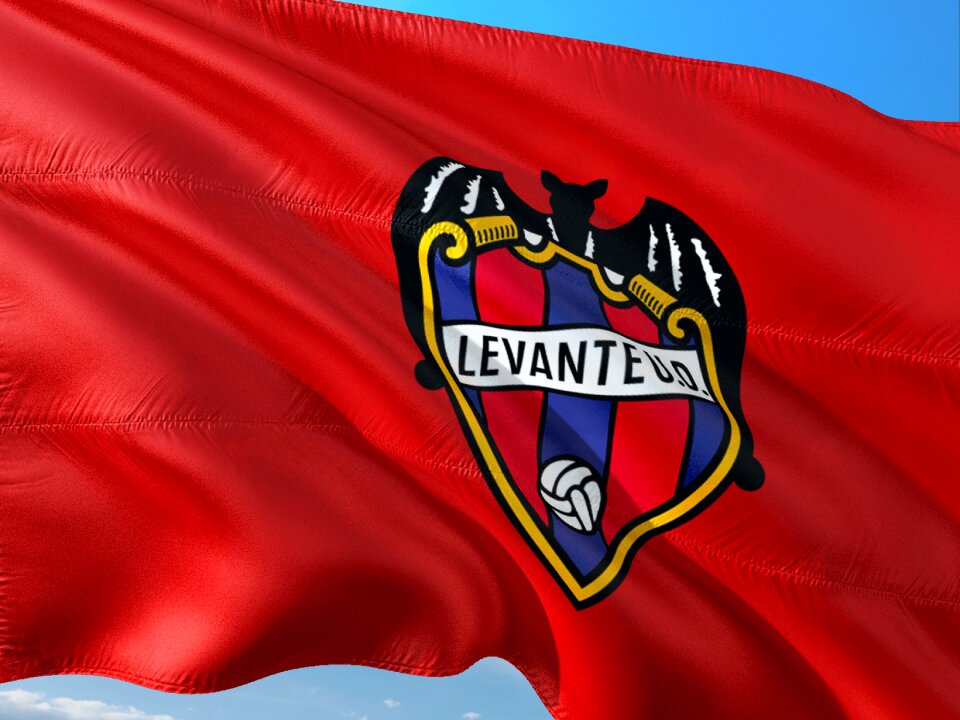 La liga flag levante ud