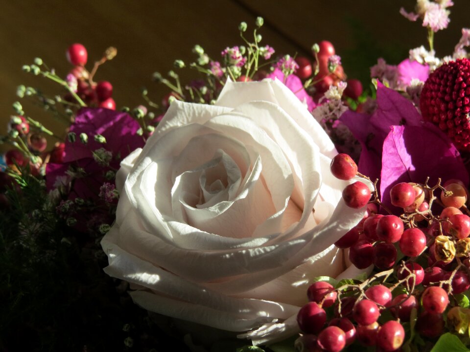 Floral arrangement white floral