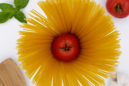 Tomatoes garlic flour