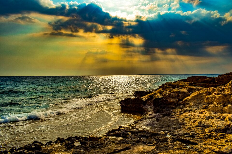 Horizon coast landscape