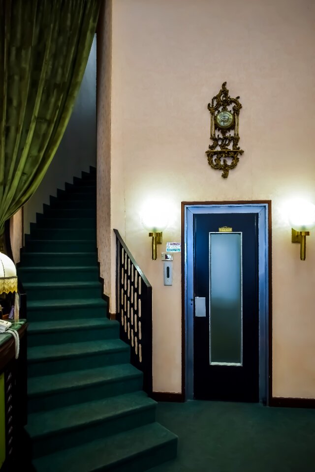 Lift interior architecture