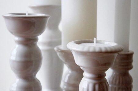 White ceramic living arrangement photo