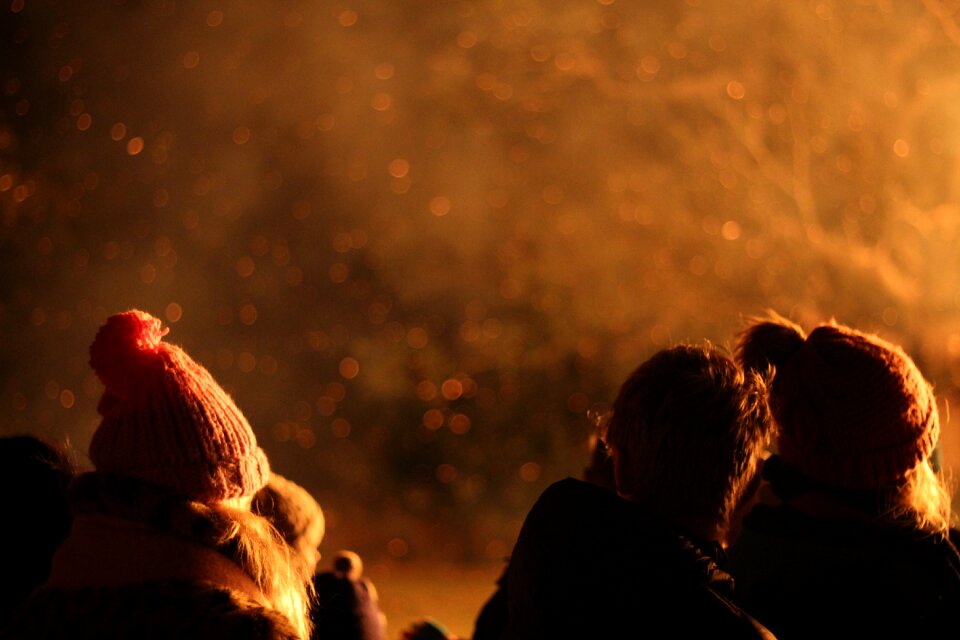 Campfire night winter