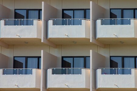 Building facade balconies
