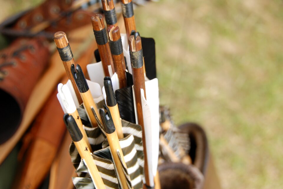 Hunt bow hunting instinctive archery
