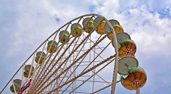 Folk festival fair ride