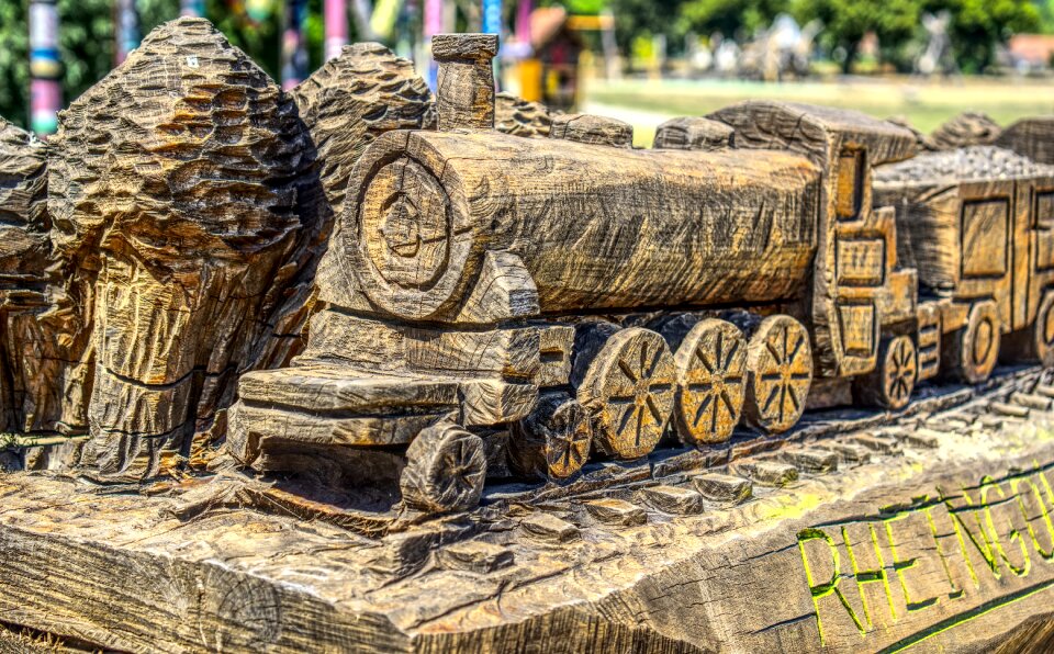 Artwork carving log