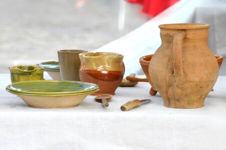 Pot vintage dishes