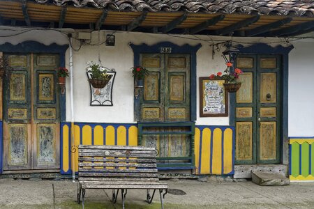 Architecture colonial style historically