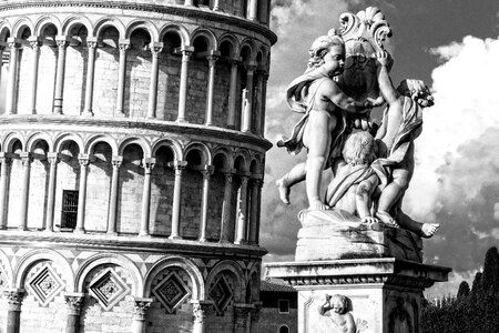 Pisa statue italy photo