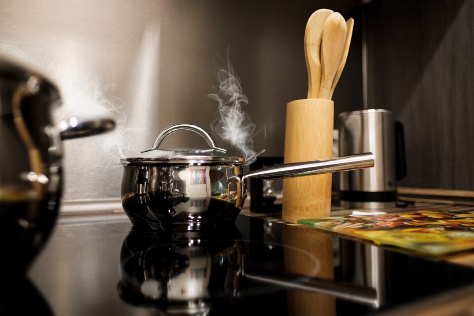 Cooking pot stove steam