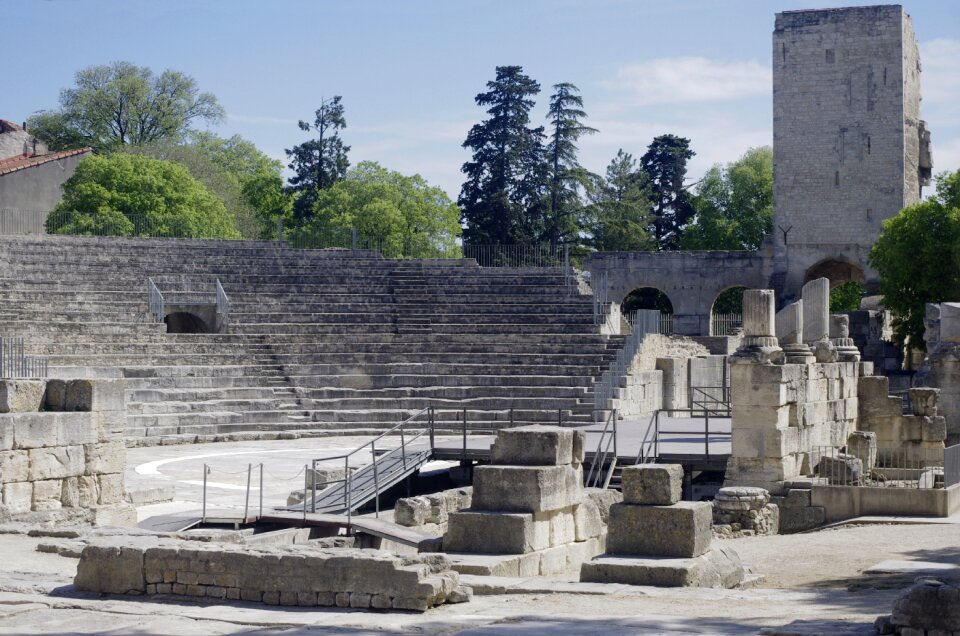 Circus columns france