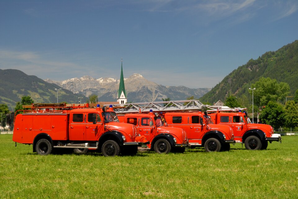Mute turntable ladder fire truck