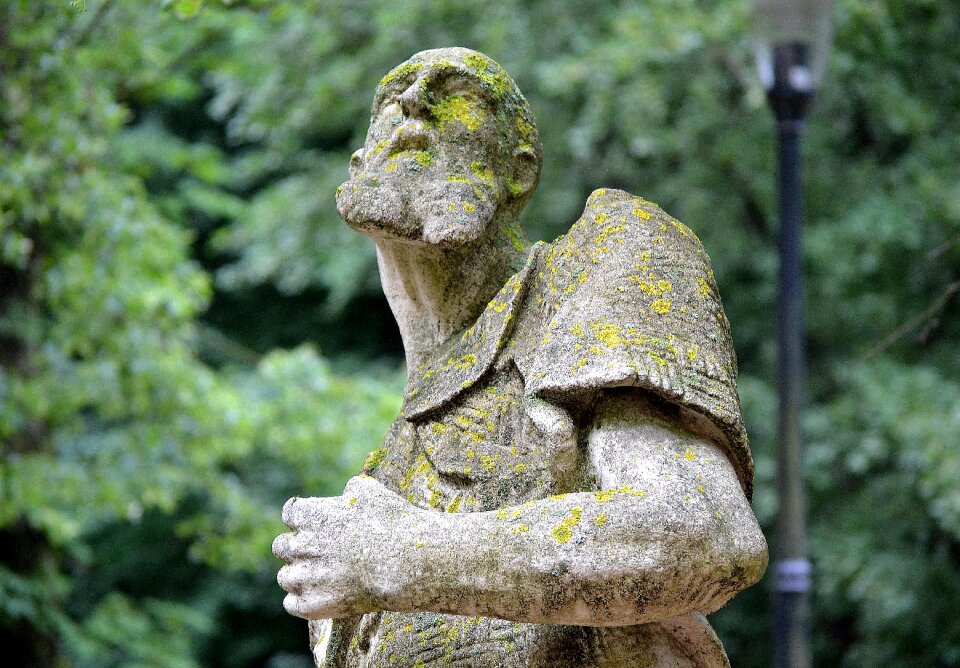 Monument patina stone