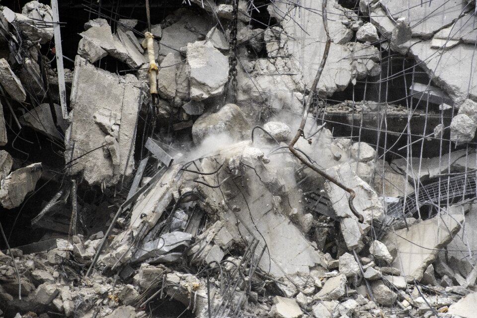 Dust wrecking ball site