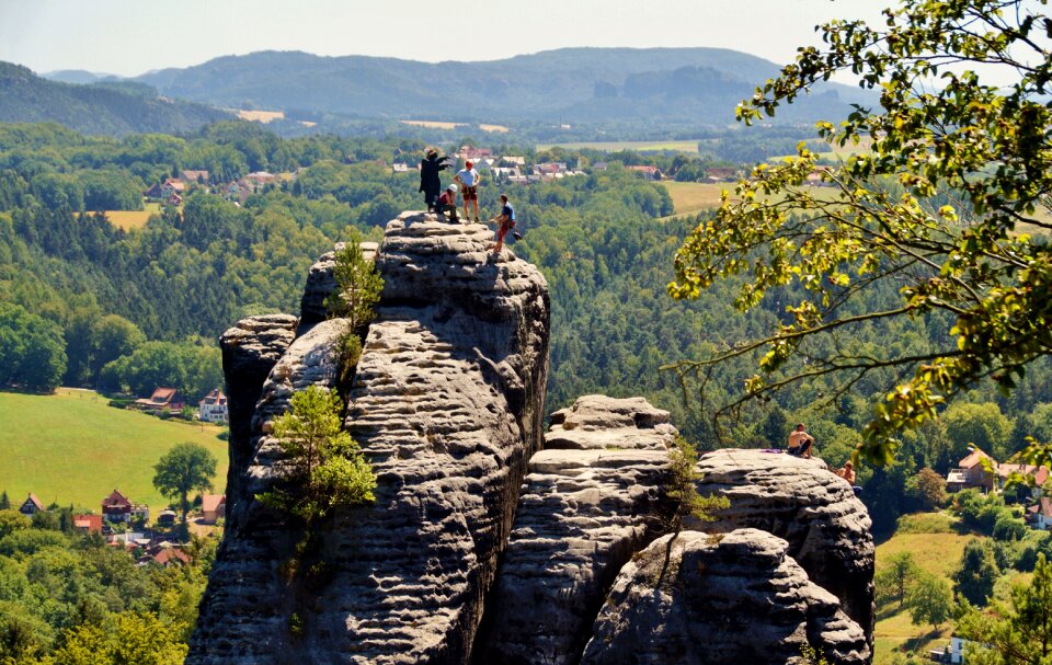 Rocks services tourism