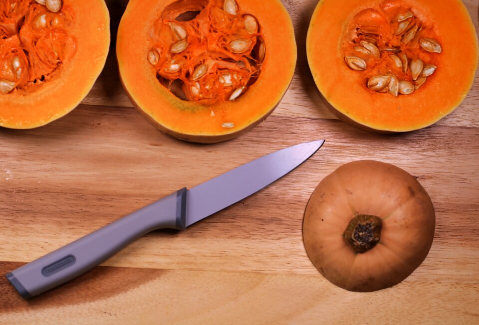 Butternut pumpkin pumpkin chopping