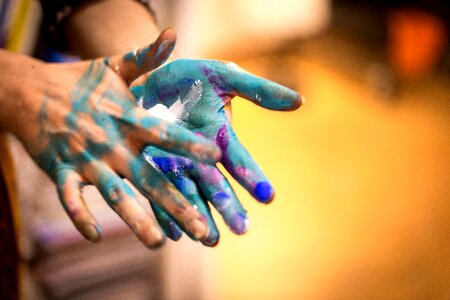Color finger creative