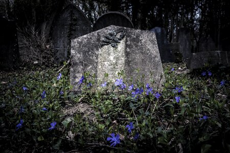 Tombstone grave tomb photo