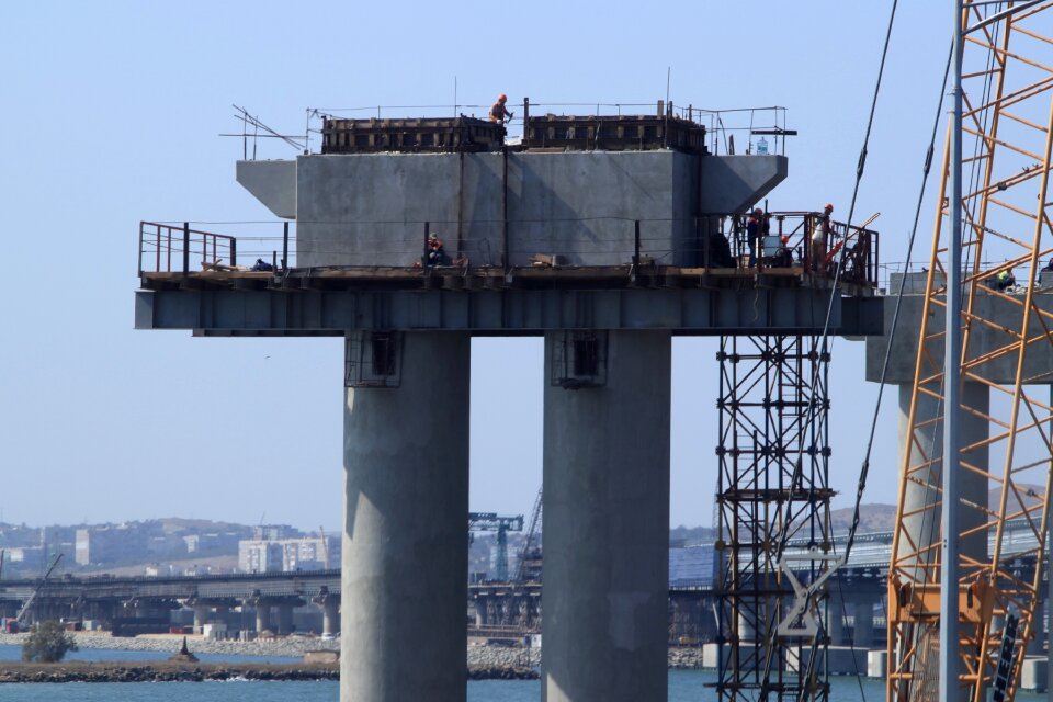 Crane landscape people