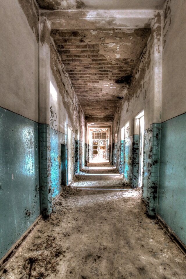 Building ruin lapsed