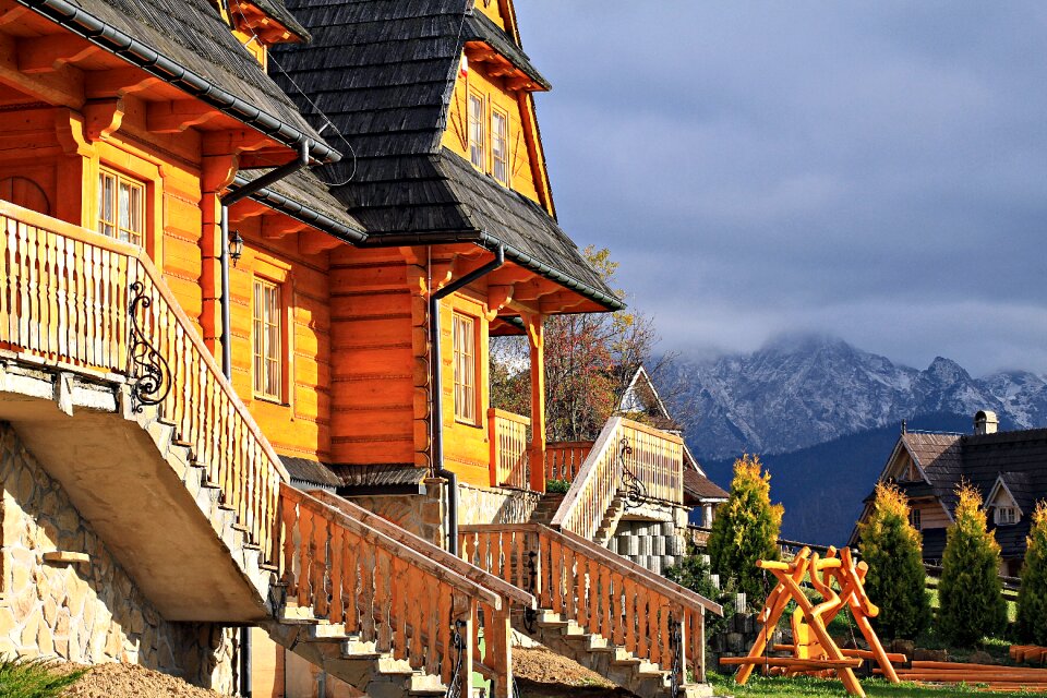 Building mood mountain