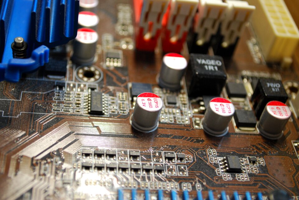 Technology capacitor electrical resistance