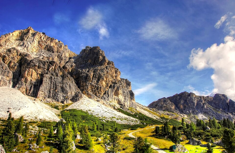 South tyrol the falzarego pass bergsee