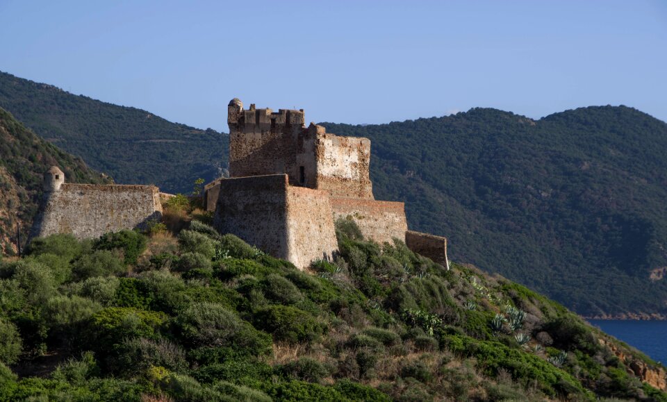 Castle defence rampart