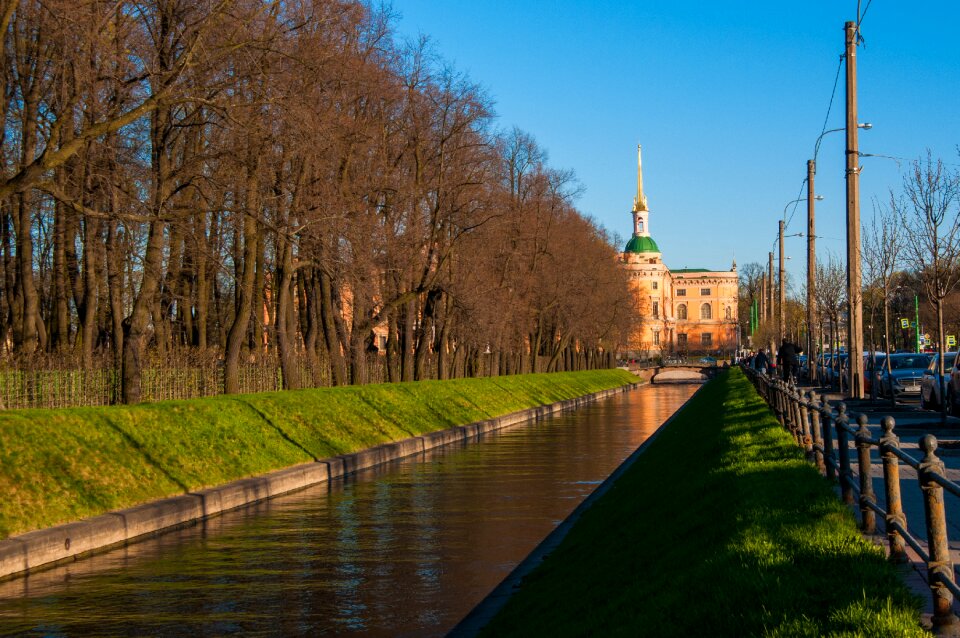 The mikhailovsky castle sunset bridge