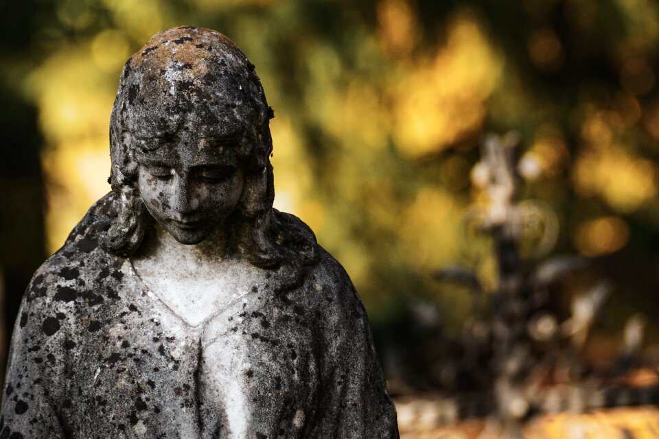 Figure death mourning