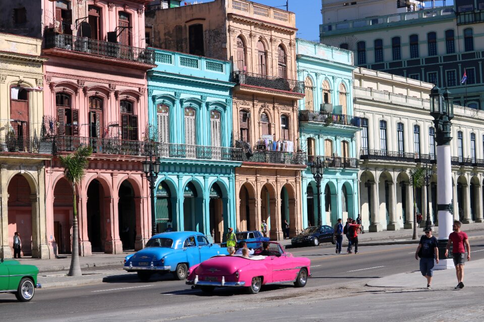 Street tourism cuba