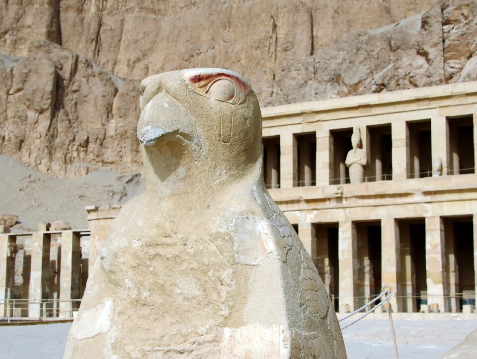 Deir-el-bahari temple hatshepsut