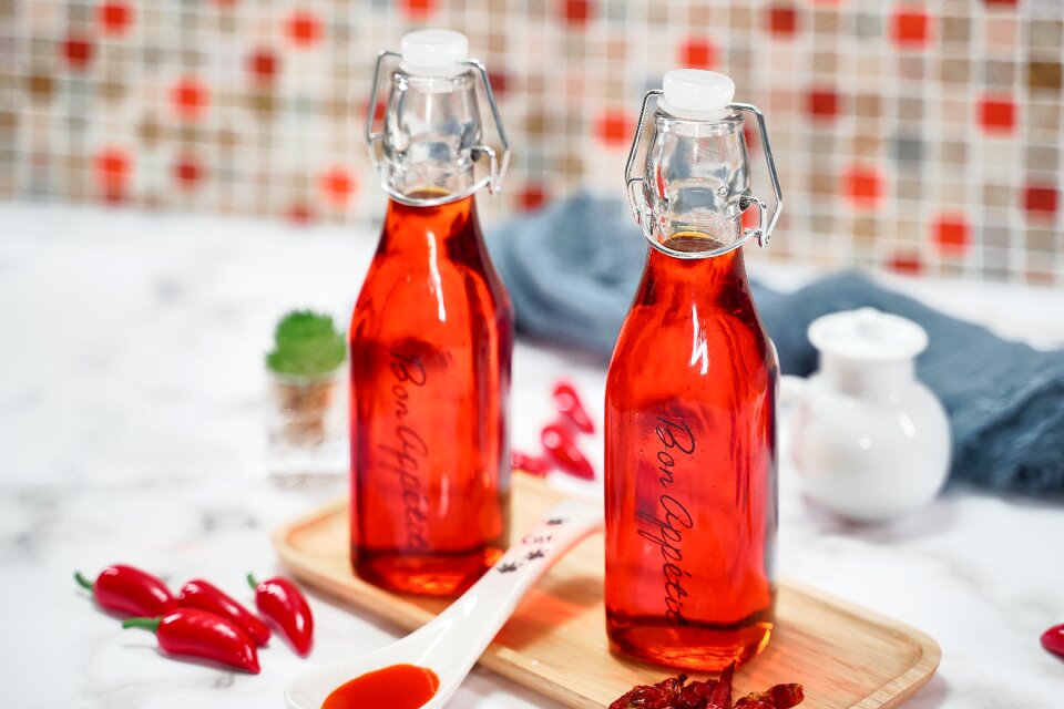 Chili oil oil herb oil