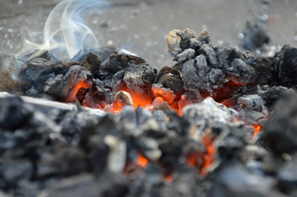 Fireplace incandescent carbon