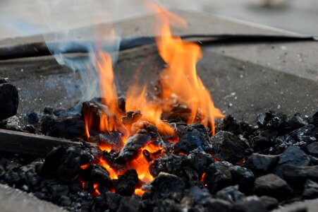 Fireplace incandescent carbon photo