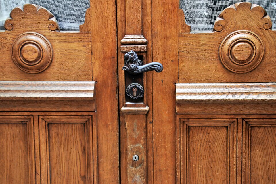 Style open door handle