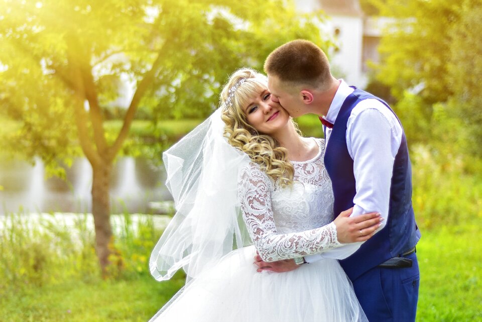 Kiss romance marriage