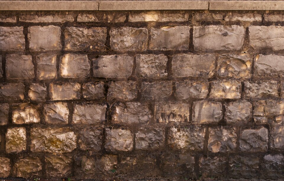 End plates natural stones joints