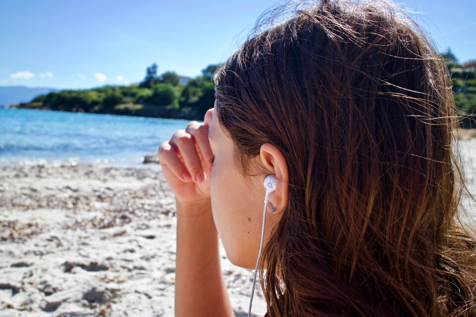 Consciousness earphones hair
